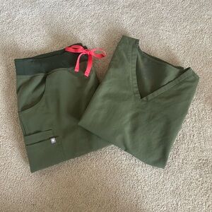 Figs Olive Scrub Set M&L/T